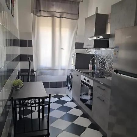 Semesterbostad Black And White House Lecce
